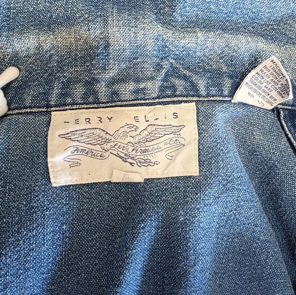 Perry Ellis Women's Blue Denim Chore Barn Jean Jacket Size Medium Square Pockets - Picture 12 of 15